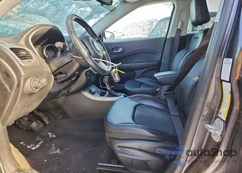 2019 Jeep Compass Latitude z USA, uszkodzony, nr VIN 3C4NJDBB1KT645674